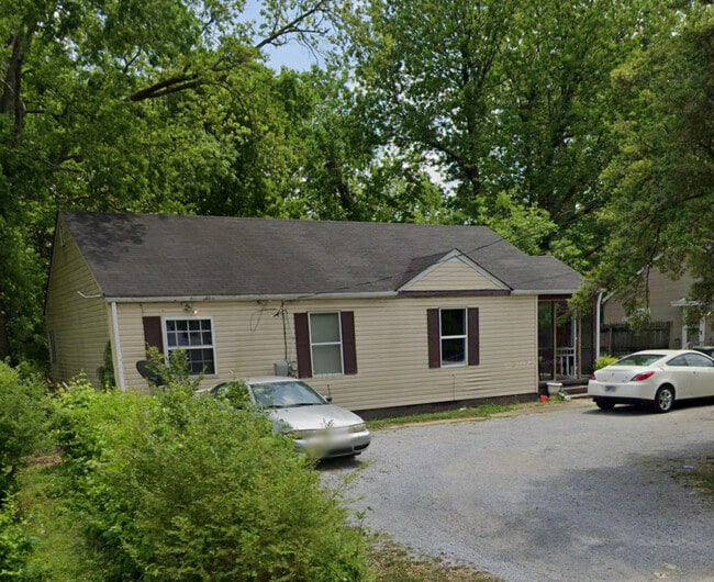 Building Photo - 804 N Moore Rd