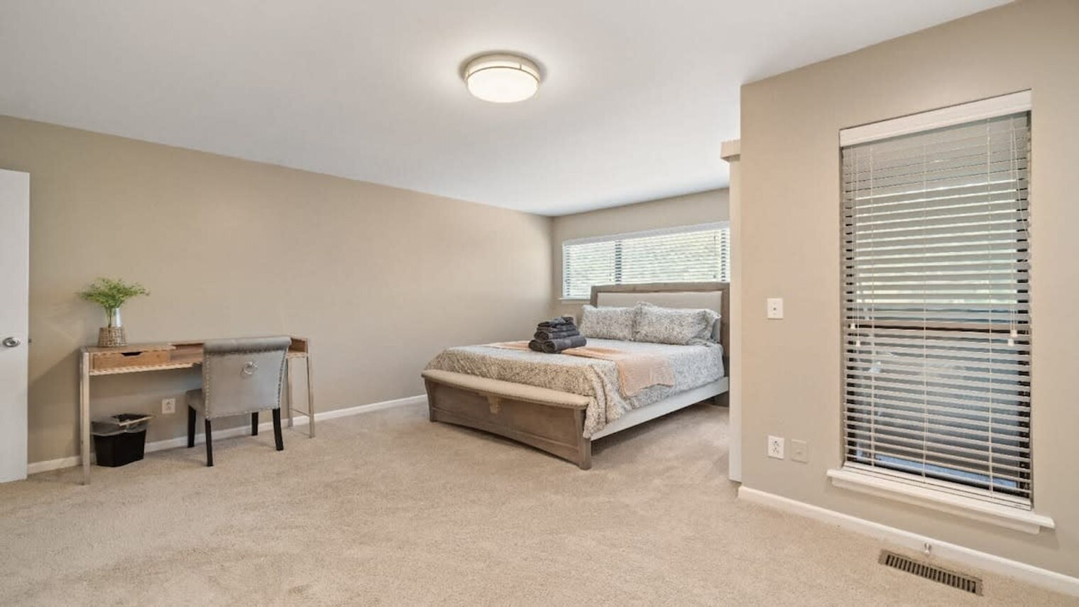 Building Photo - 8039 Charter Oak Ln