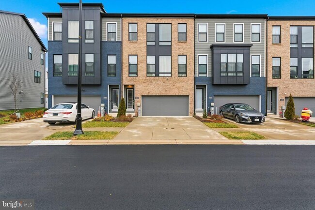 Building Photo - 614 Glenn Lk Dr