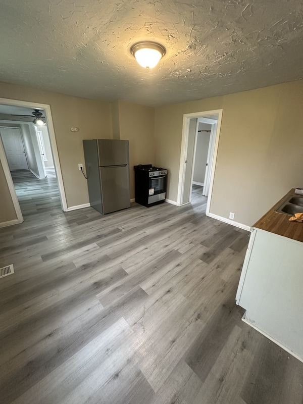 Building Photo - 12935 Mc Gowan Ave