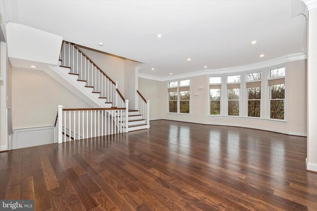 Building Photo - 10777 Symphony Park Dr