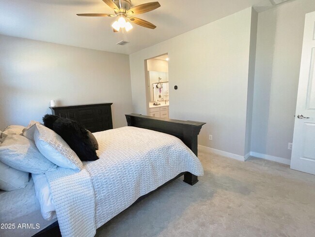 Building Photo - 13358 N 173rd Ln