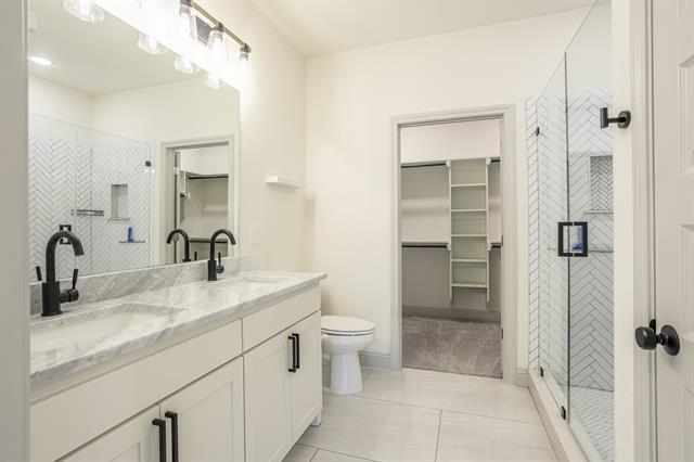 Building Photo - 5116 Stoneridge Dr