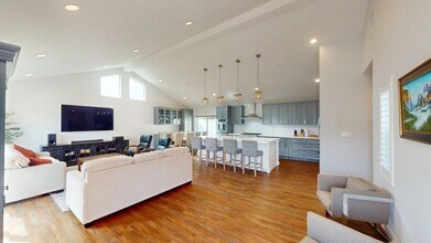 Building Photo - Beautiful home In Eastside Costa Mesa