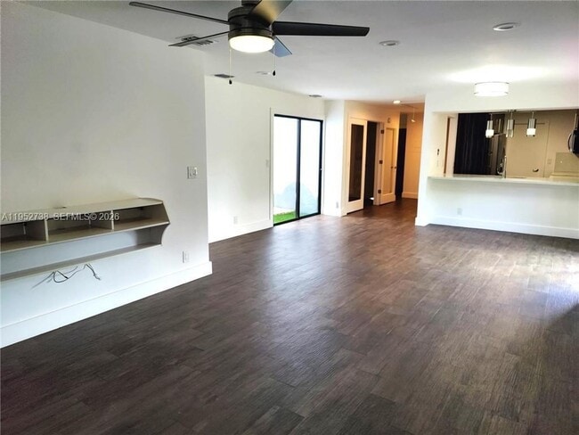 Building Photo - 5201 SW 31st Ave