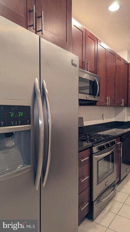 Building Photo - 124 W Hamburg St