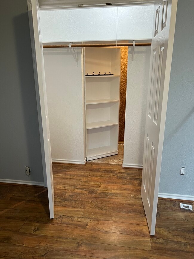 Building Photo - 539 Woodcreek Dr