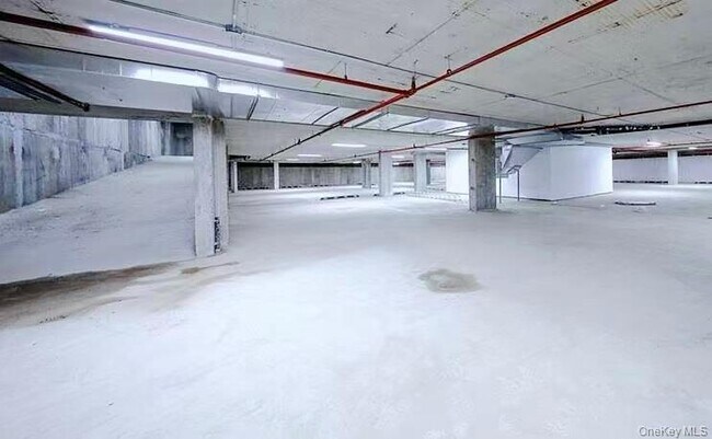 Building Photo - 165-02 Sanford Ave