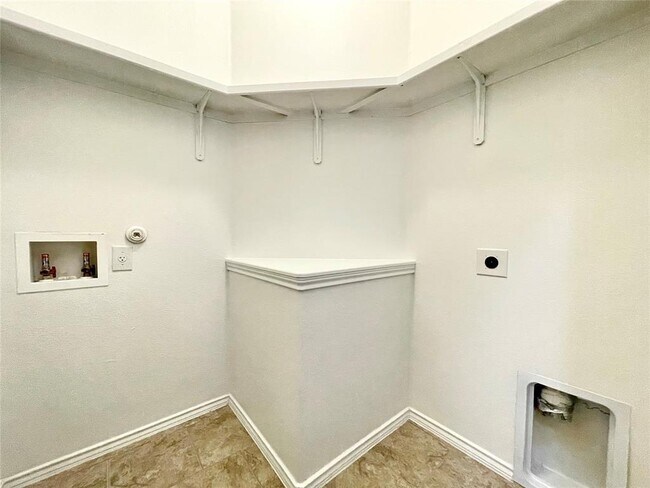 Building Photo - 1808 Paseo Verde Dr