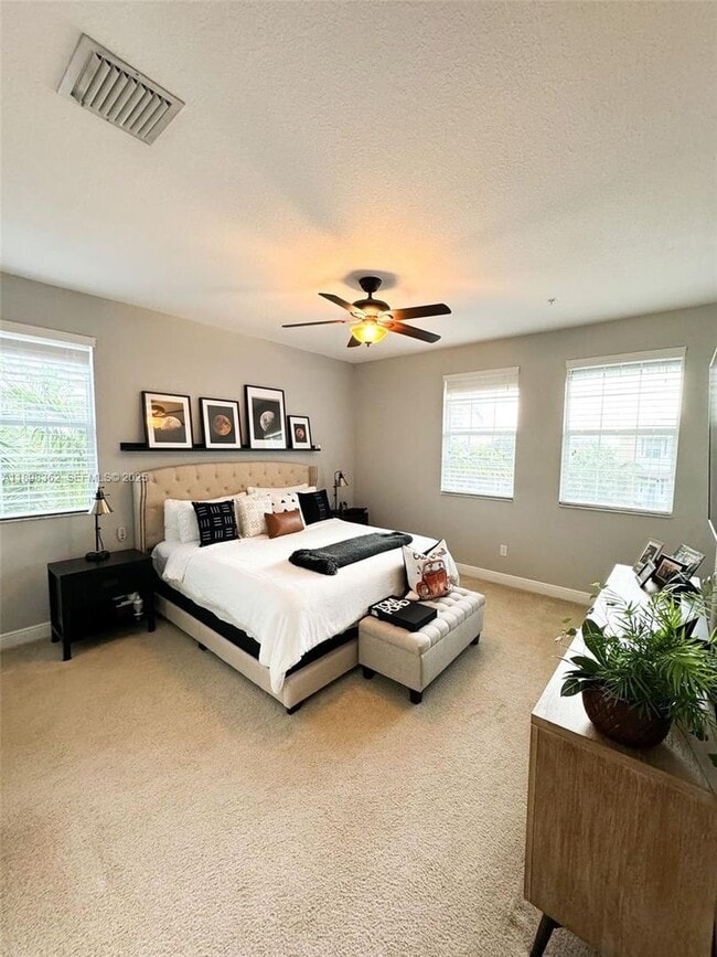 Building Photo - 1006 SW 147th Ave