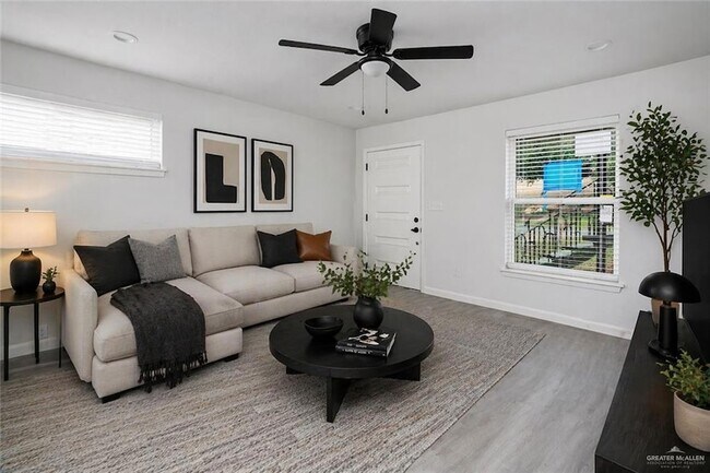 Building Photo - 1107 Shasta Ave W