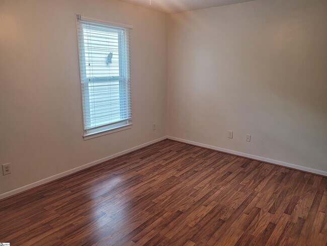 Building Photo - 99 Falcon Crest Dr
