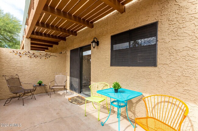 Building Photo - 16336 E Palisades Blvd