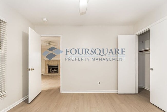 Building Photo - FRESHLY UPDATED CONDO in a PRIME RALEIGH LOCATION! 2 Bed w/ 2 en suite Bathrooms