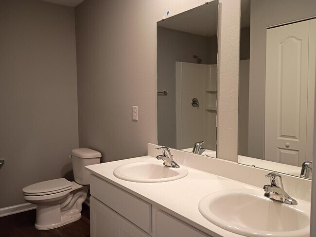 Building Photo - 2816 Buck Creek Pl