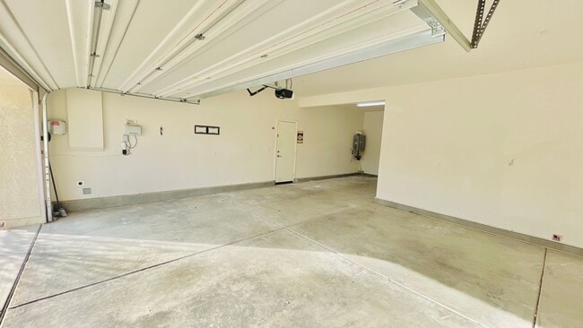 Building Photo - BEAUTIFUL 5BD/3BA-2 Story Home available for rent in Jurupa Valley!