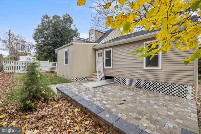 Building Photo - 7213 Tyler Ave