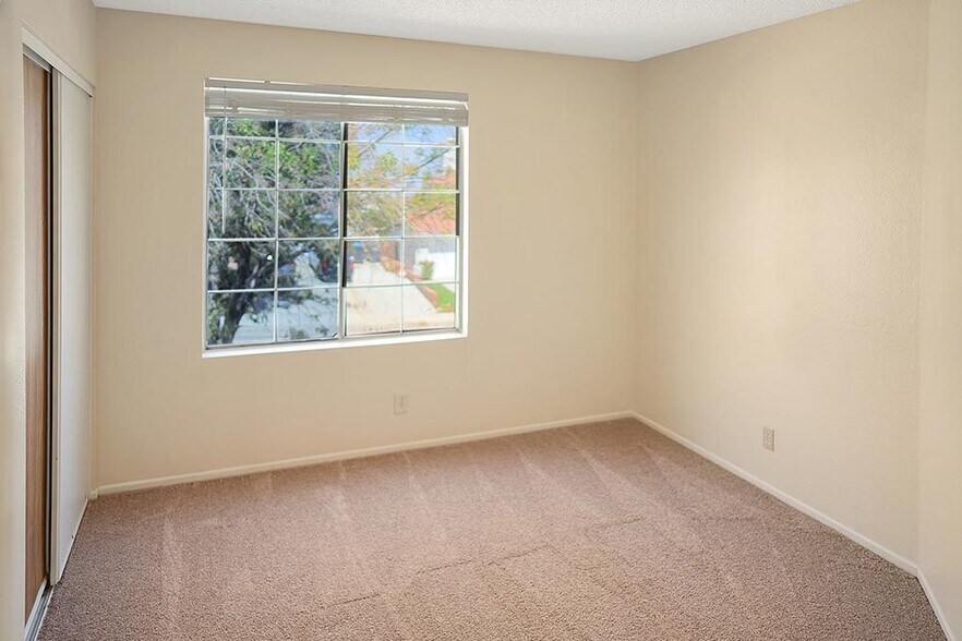 Building Photo - 1512 Siberian Ct