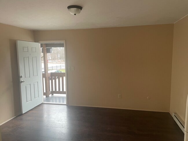 Building Photo - 241 Perkins St