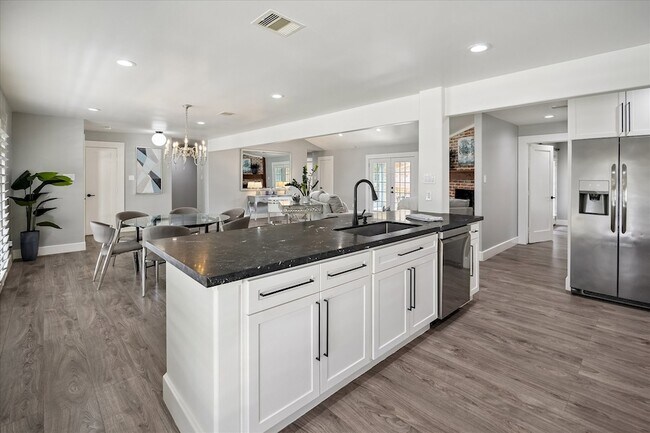 Building Photo - 4715 Braesvalley Dr