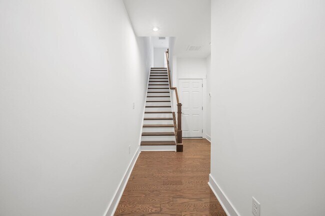 Building Photo - Prime Briar Creek Location – 3BR Townhome ...