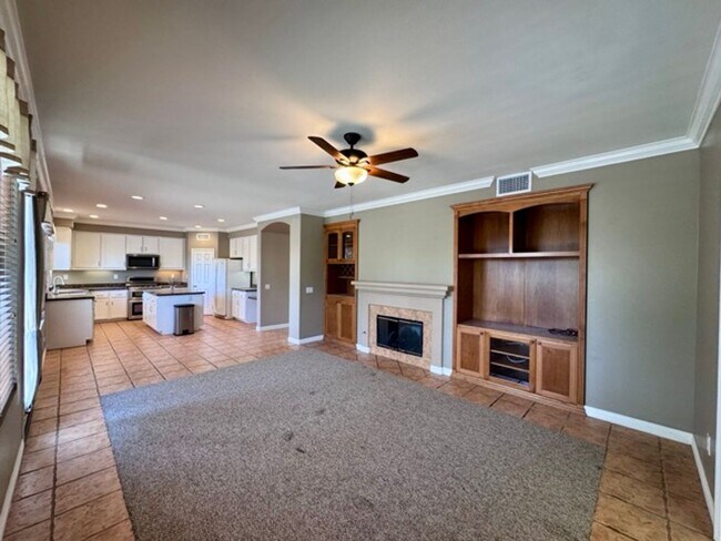 Building Photo - Beautiful Corona Pool Home with 4 bedroom ...