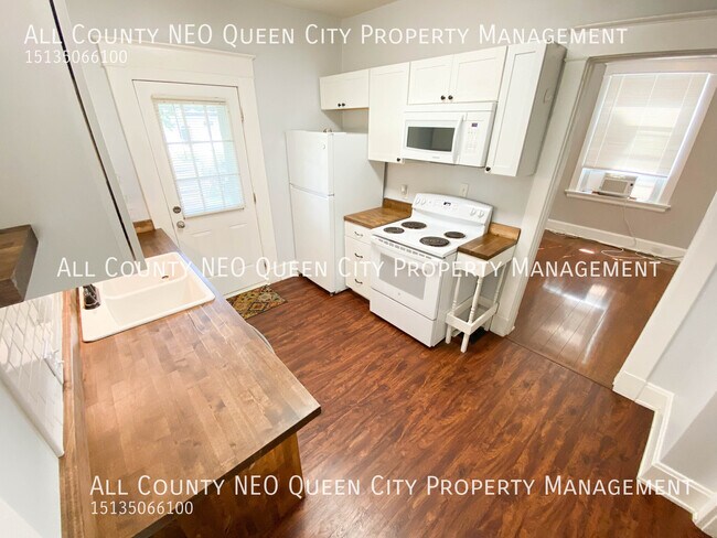 Building Photo - 2348 Highland Ave