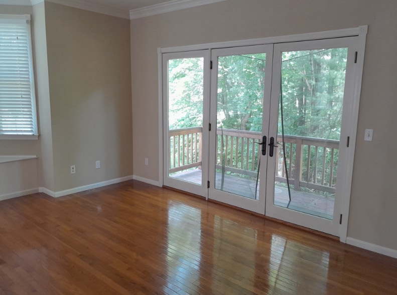 Building Photo - 373 Littlefield Ln