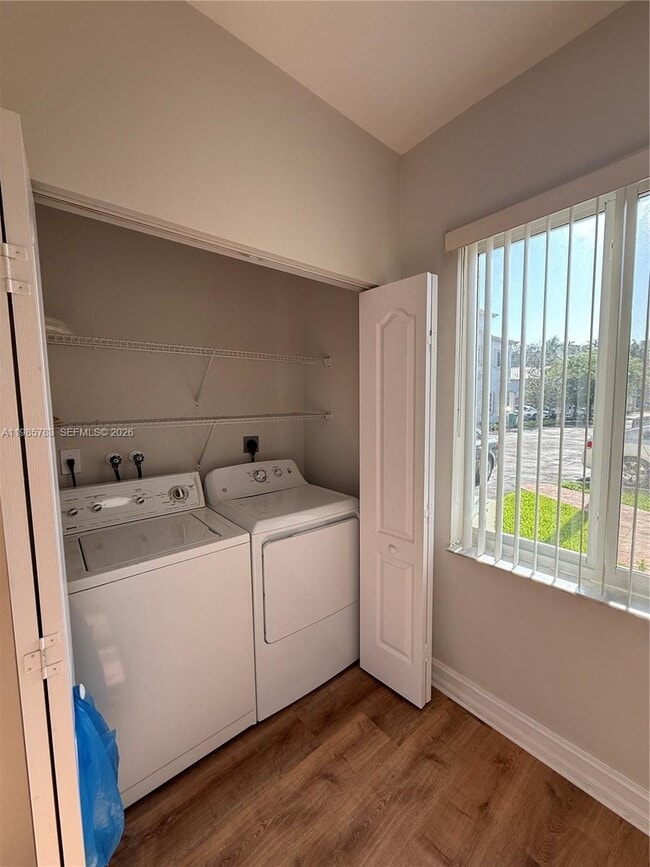 Building Photo - 15750 SW 92nd Ave