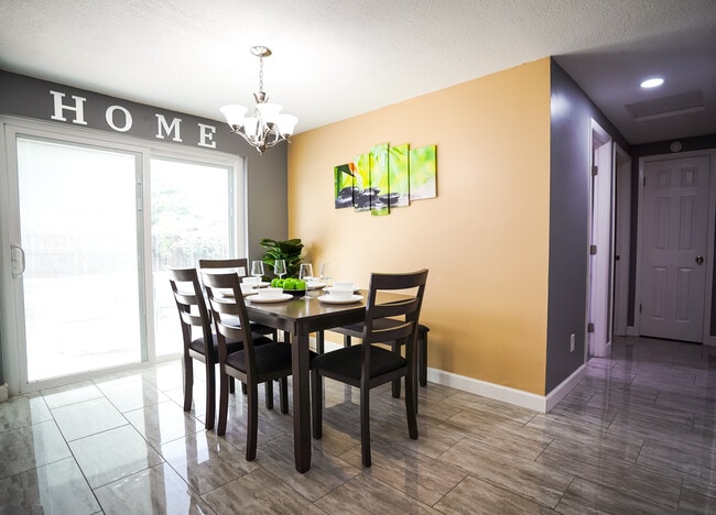 Building Photo - 8412 Westridge Dr