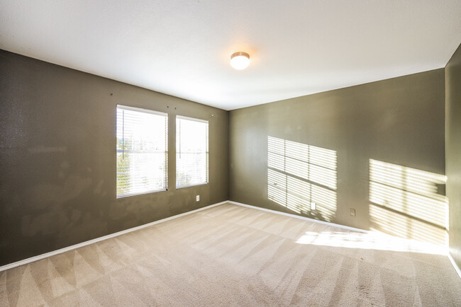 Building Photo - Spacious 4-Bedroom Home in San Antonio, TX
