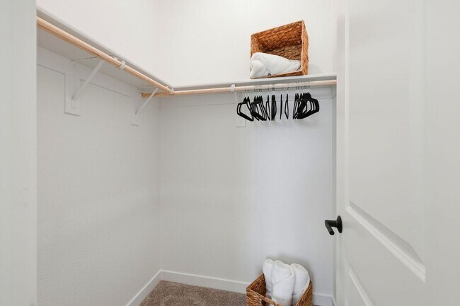 Building Photo - 1550 Plumas Dr