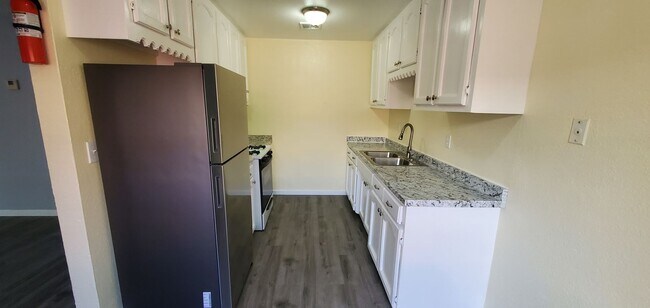 Building Photo - 252 A St