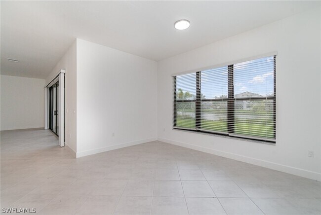 Building Photo - 12750 Woodbury Dr