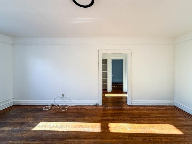 Building Photo - 36 Duncan Ave