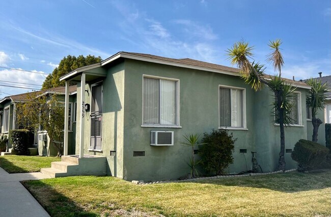 Building Photo - Brighton Properties