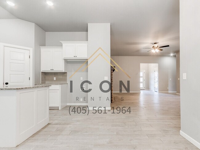 Building Photo - 4509 Desert Spring Ct
