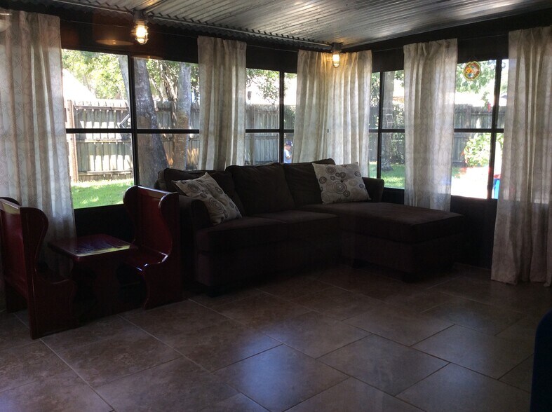 Primary Photo - 533 Legume Drive