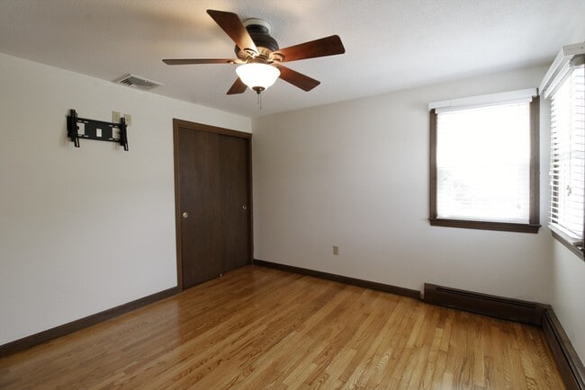 Building Photo - 116 Bliss St