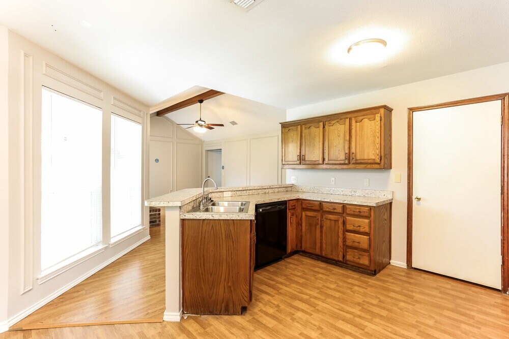 Building Photo - 704 Brookhaven Dr