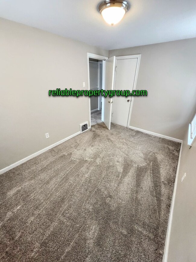 Building Photo - New Listing - Fort Wayne