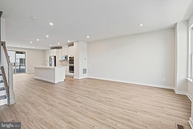 Building Photo - 2172 Glacier Rd