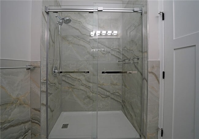 Building Photo - 184 N Main St