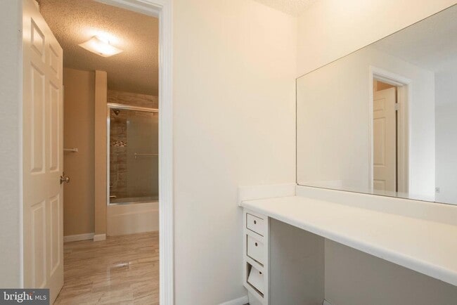 Building Photo - 5241 Pleasure Cove Court