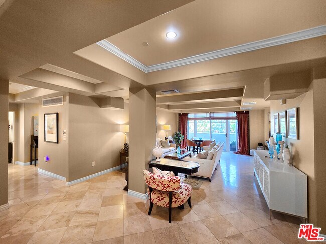 Building Photo - 10795 Wilshire Blvd