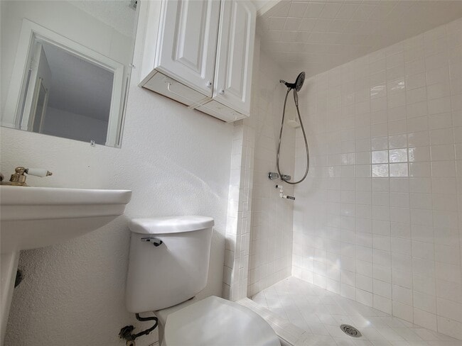 Building Photo - 3820 Modlin St