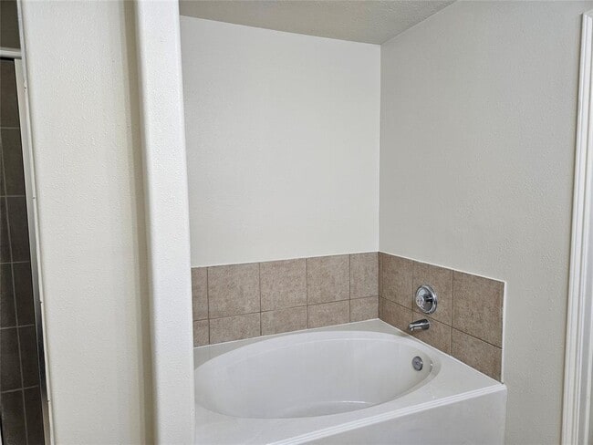 Building Photo - 9610 Sunflower Bluff Ln