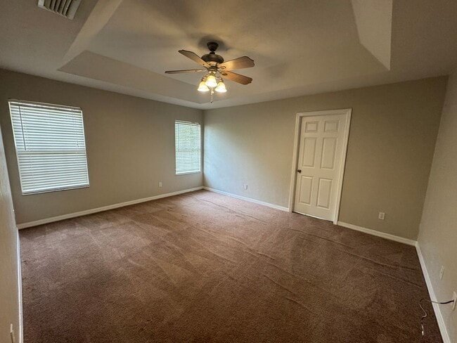 Building Photo - Nice 4/3 in Weatherly!