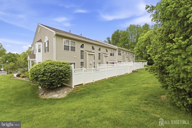 Building Photo - 101 Wellington Park Dr
