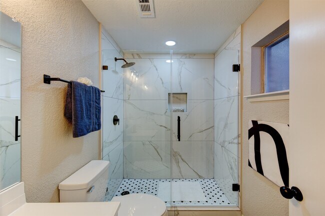 Building Photo - 8511 Honeysuckle